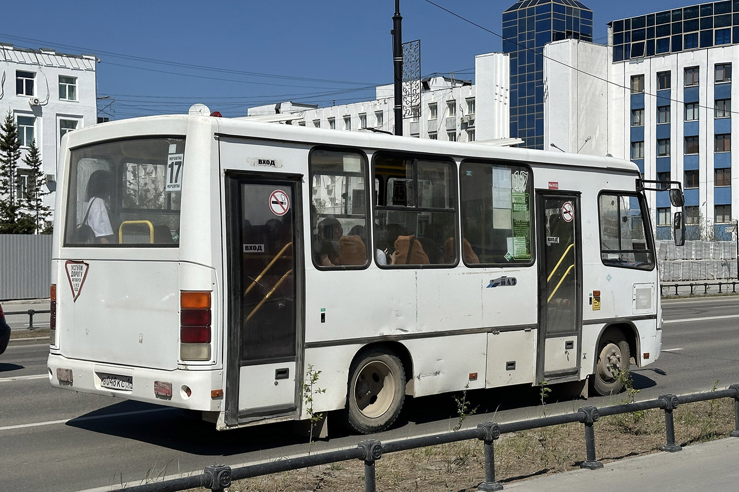 Саха (Якутия), ПАЗ-320302-08 № В 048 КС 14