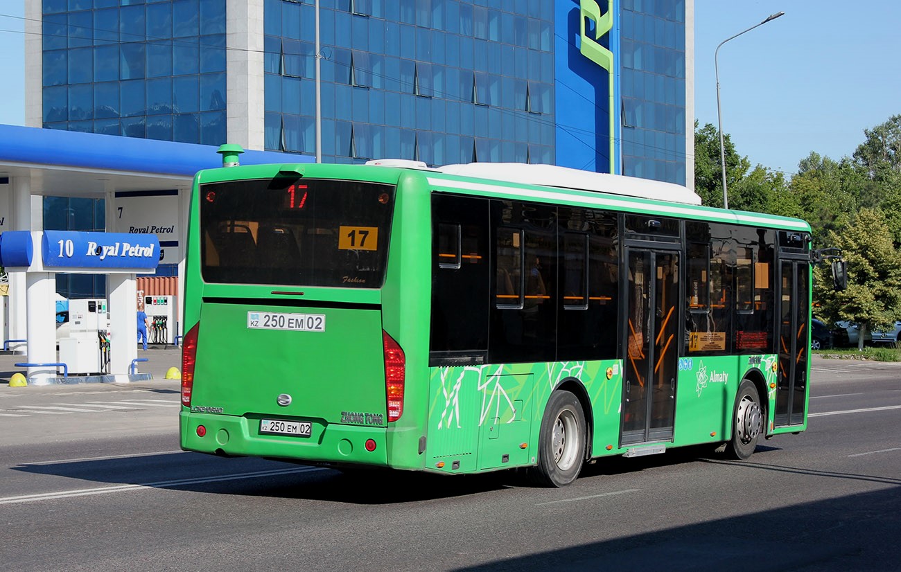 Алматы, Zhong Tong LCK6105HG № 250 EM 02