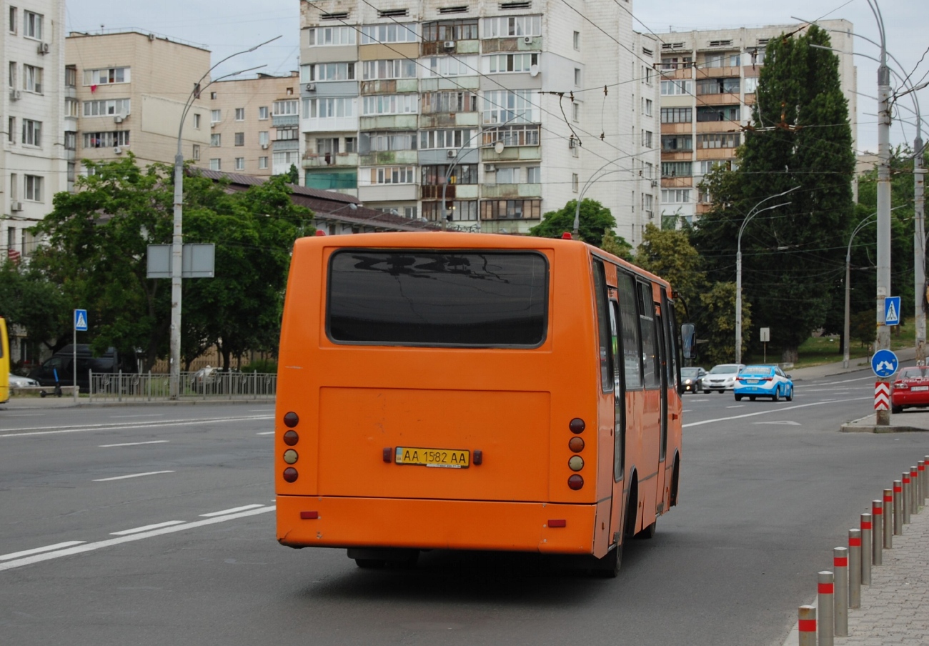 Киев, Богдан А09302 № AA 1582 AA