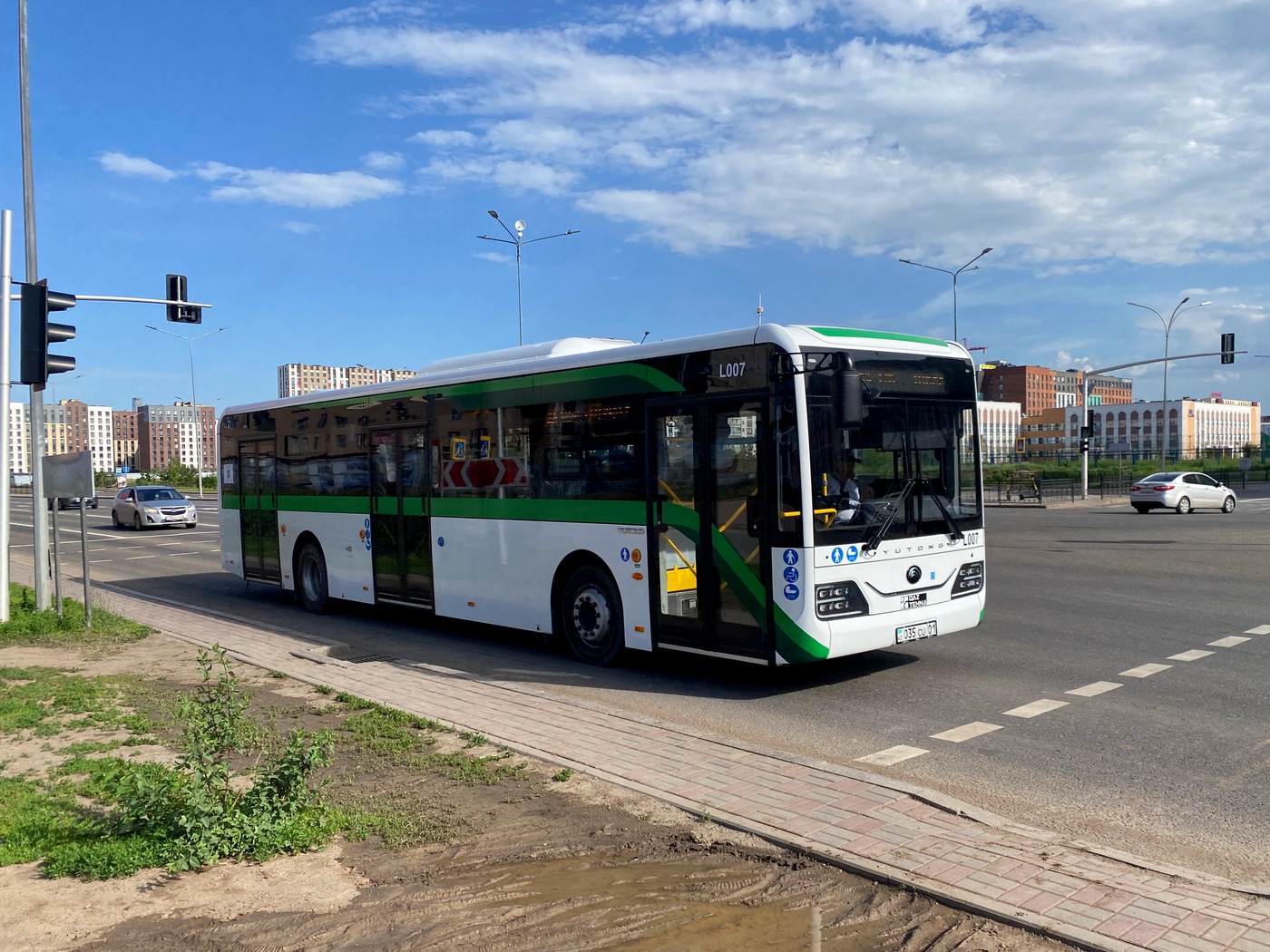 Астана, Yutong ZK6126HG (QazTehna) № L007