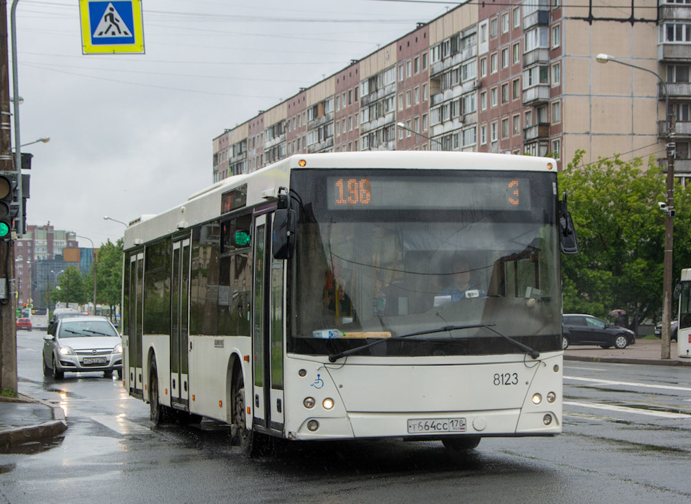 Sankt Petersburg, MAZ-203.085 Nr. 8123