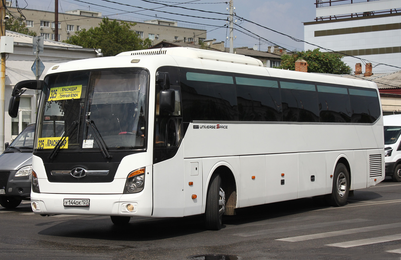 Краснодарский край, Hyundai Universe Space Luxury № У 144 ОК 123