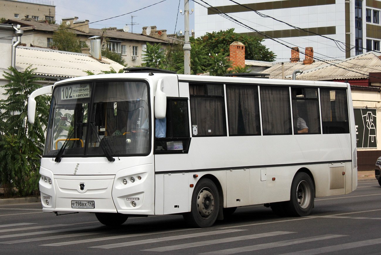 Краснодарский край, КАвЗ-4235-61 № У 198 ВХ 193