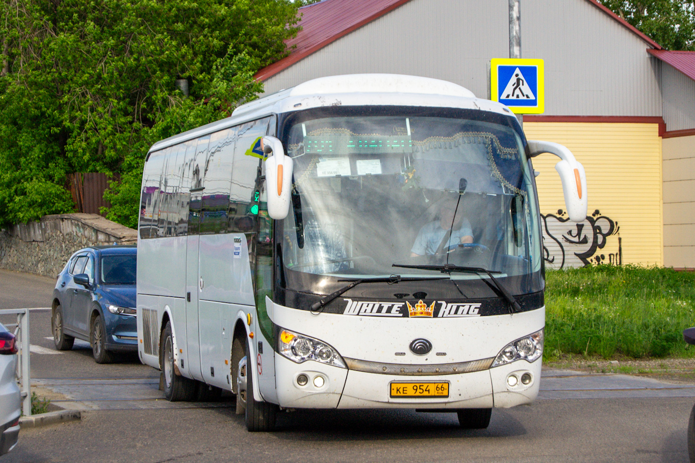 Свердловская область, Yutong ZK6938HB9 № КЕ 954 66