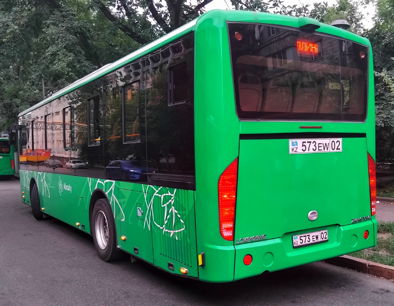 Алматы, Zhong Tong LCK6105HG № 573 EW 02