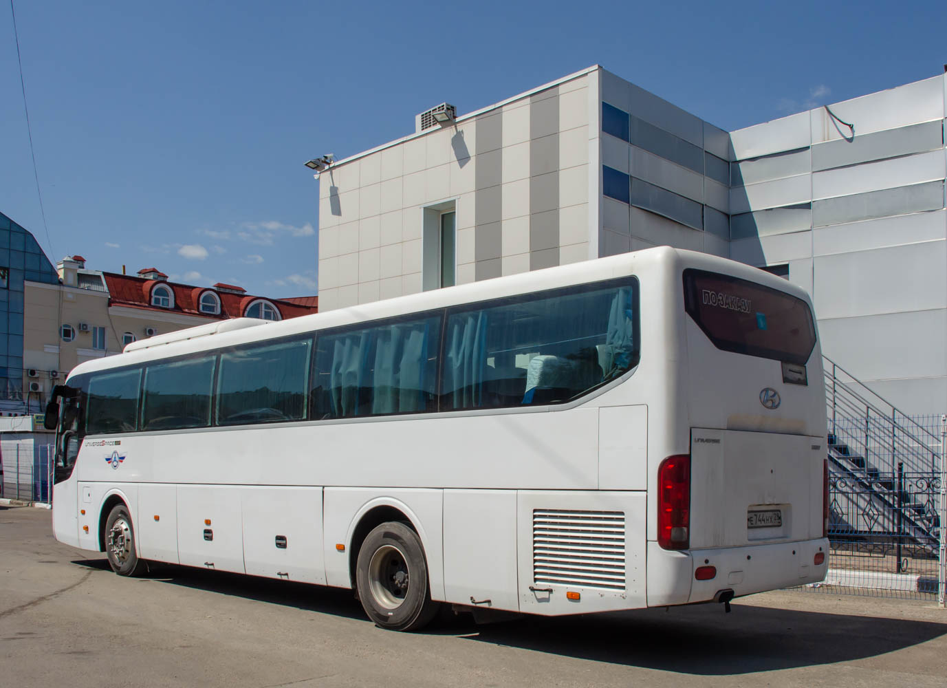Амурская область, Hyundai Universe Space Luxury № Е 744 НХ 28