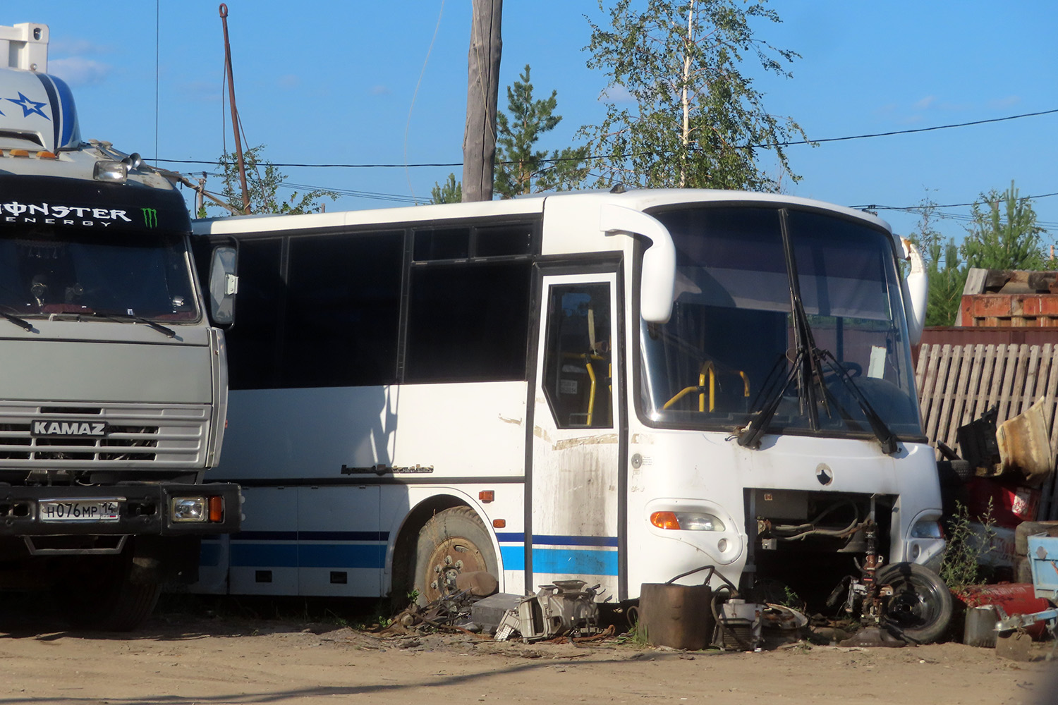Саха (Якутия), КАвЗ-4235-31 (1-1) № О 001 ЕТ 14