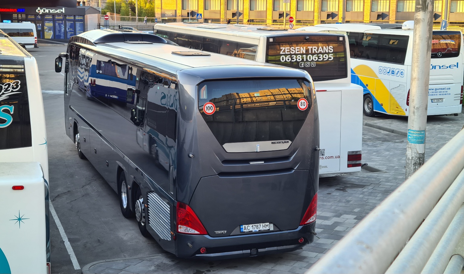 Киев, Neoplan P22 N2216/3SHDL Tourliner L № AC 1787 HM