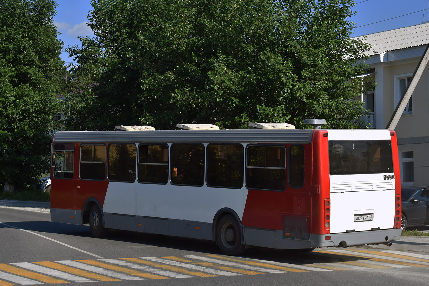 Свердловская область, ЛиАЗ-5256.35 № А 029 ЕХ 196