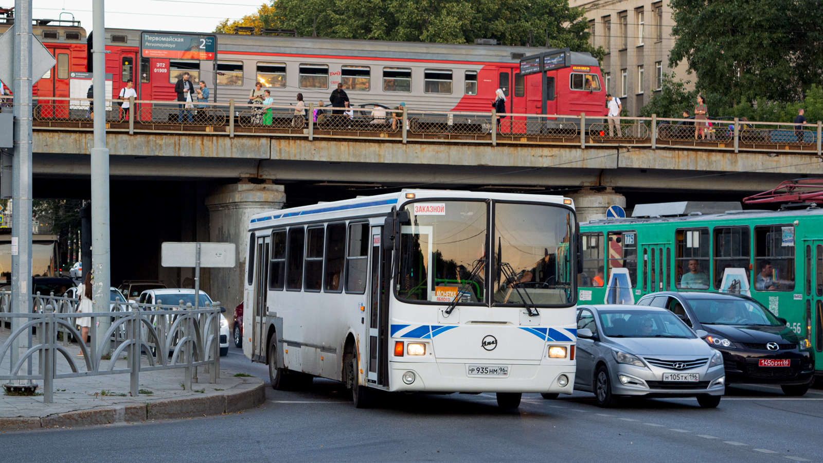 Свердловская область, ЛиАЗ-5256.35-01 № Р 935 НМ 96