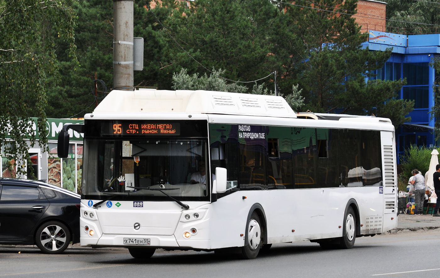 Омская область, ЛиАЗ-5292.67 (CNG) № 662