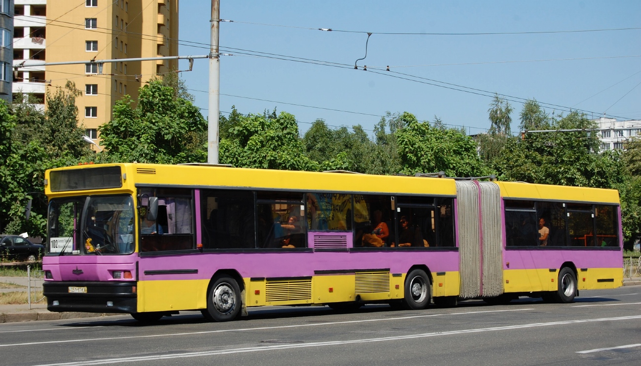 Киев, МАЗ-105.060 № 4698