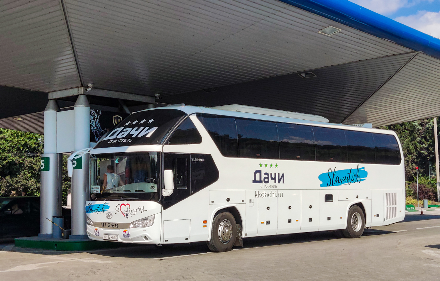 Республика Крым, Higer KLQ6122B № В 132 МВ 82