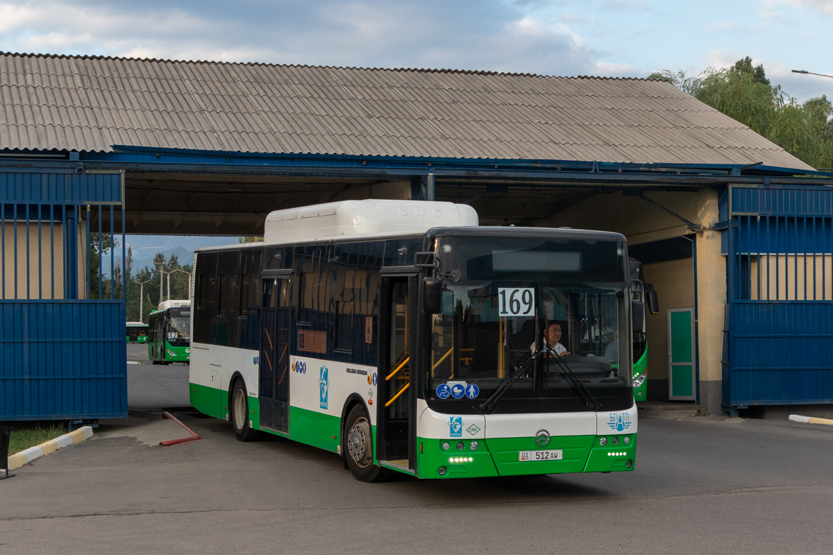 Кыргызстан, Golden Dragon XML6105CN № 01 512 AW