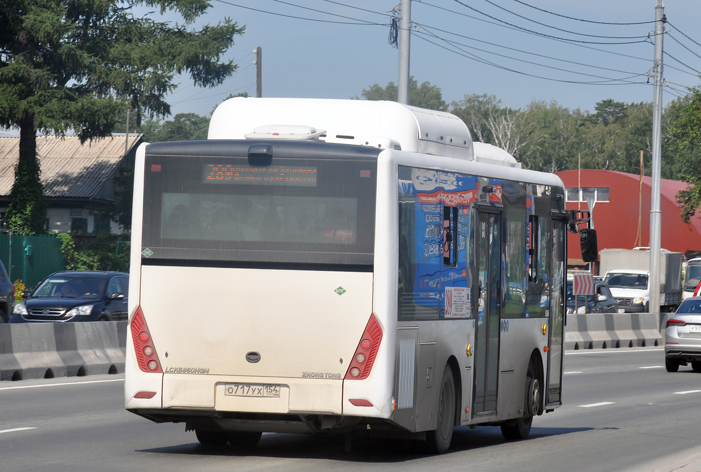 Новосибирская область, Zhong Tong LCK6860HGN № О 717 УХ 154