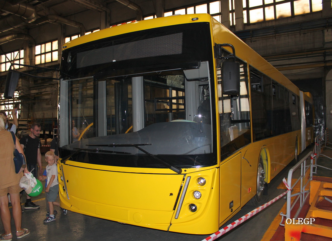 Минск, МАЗ-216.047 № [216.047-166]; Минск &mdash; День открытых дверей ОАО "МАЗ" 03.08.2024; Минск &mdash; Новые автобусы ОАО "МАЗ"