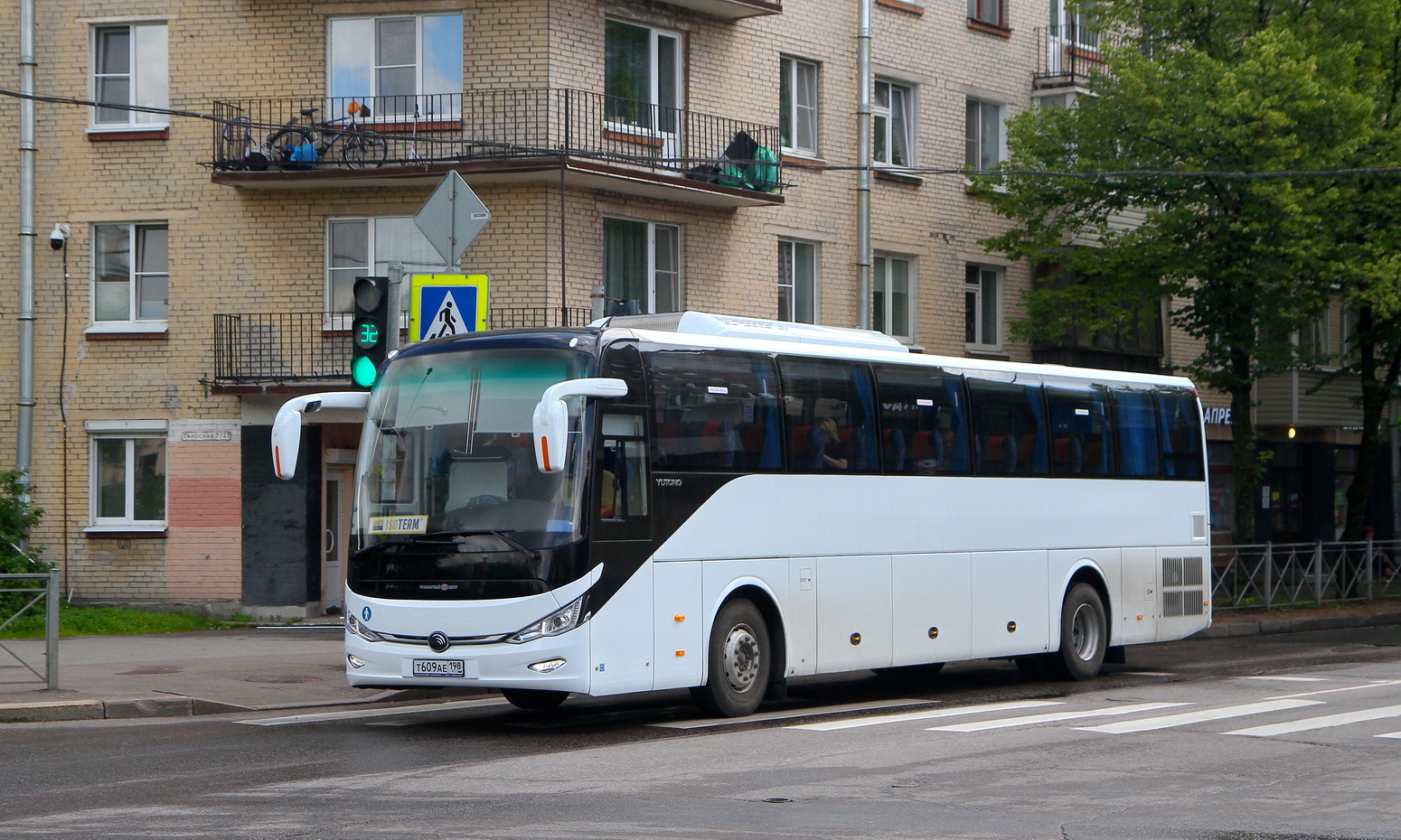 Санкт-Петербург, Yutong C12 (ZK6127HQ) № Т 609 АЕ 198
