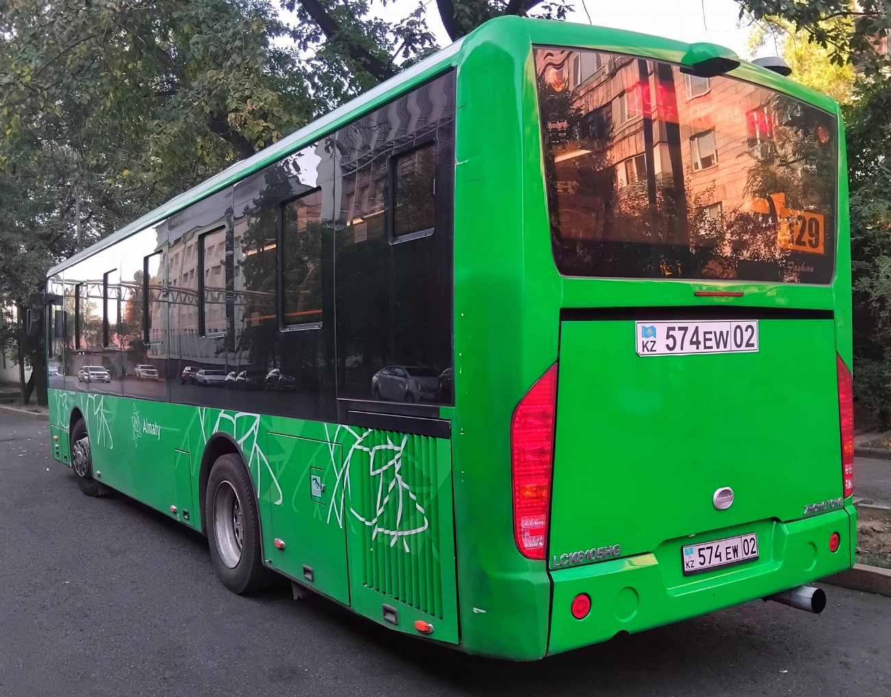 Алматы, Zhong Tong LCK6105HG № 574 EW 02