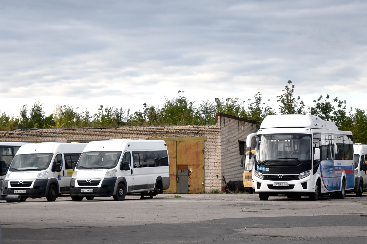 Самарская область, Нижегородец-2227W (Citroёn Jumper) № О 613 УА 163; Самарская область, ПАЗ-320415-14 "Vector Next" № М 893 ЕВ 763; Самарская область — Автобусные парки, автокомбинаты, автопредприятия