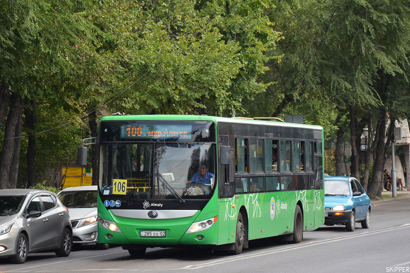 Алматы, Yutong ZK6118HGA № 285 EQ 02