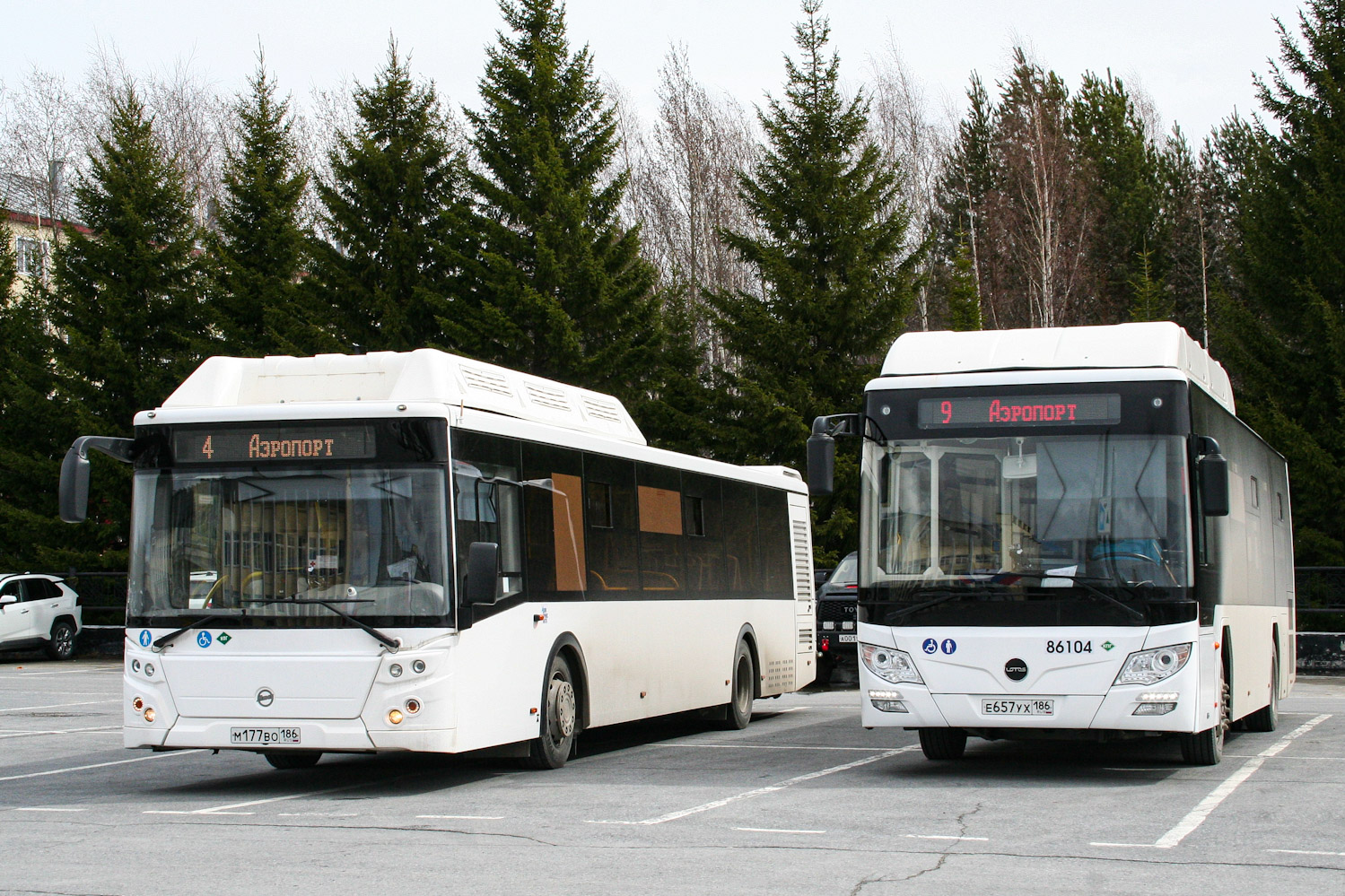 Khanty-Mansi AO, LiAZ-5292.67 (CNG) # 86348; Khanty-Mansi AO, Lotos-105C02 # 86104