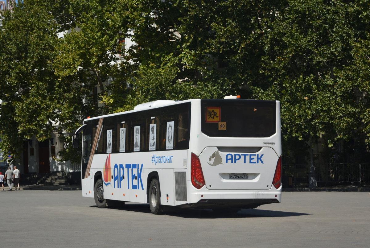 Республика Крым, 628402 “Voyager” № М 704 АК 82