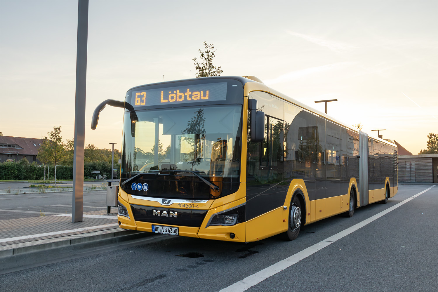 Саксония, MAN 18C Lion's City 18 NG360 EfficientHybrid № 454 300-4
