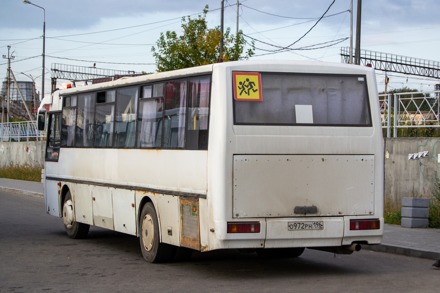 Свердловская область, КАвЗ-4238-02 № О 972 РН 196