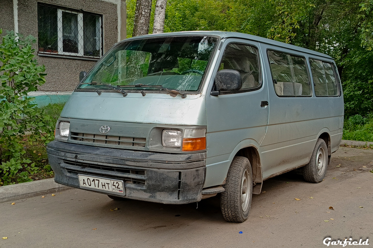 Кемеровская область - Кузбасс, Toyota HiAce LH104L № А 017 НТ 42
