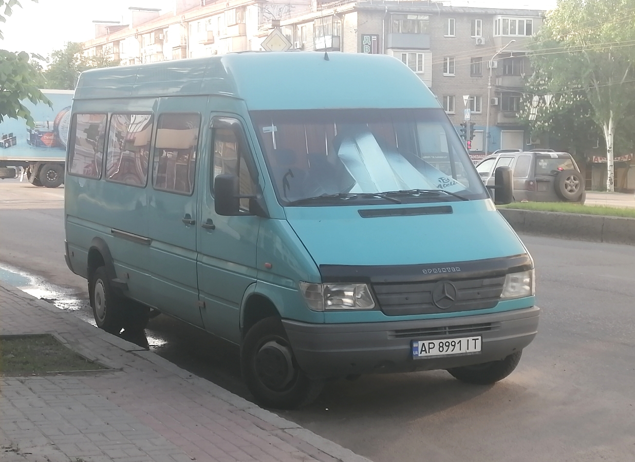 Запорожская область, Mercedes-Benz Sprinter W904 412D № AP 8991 IT