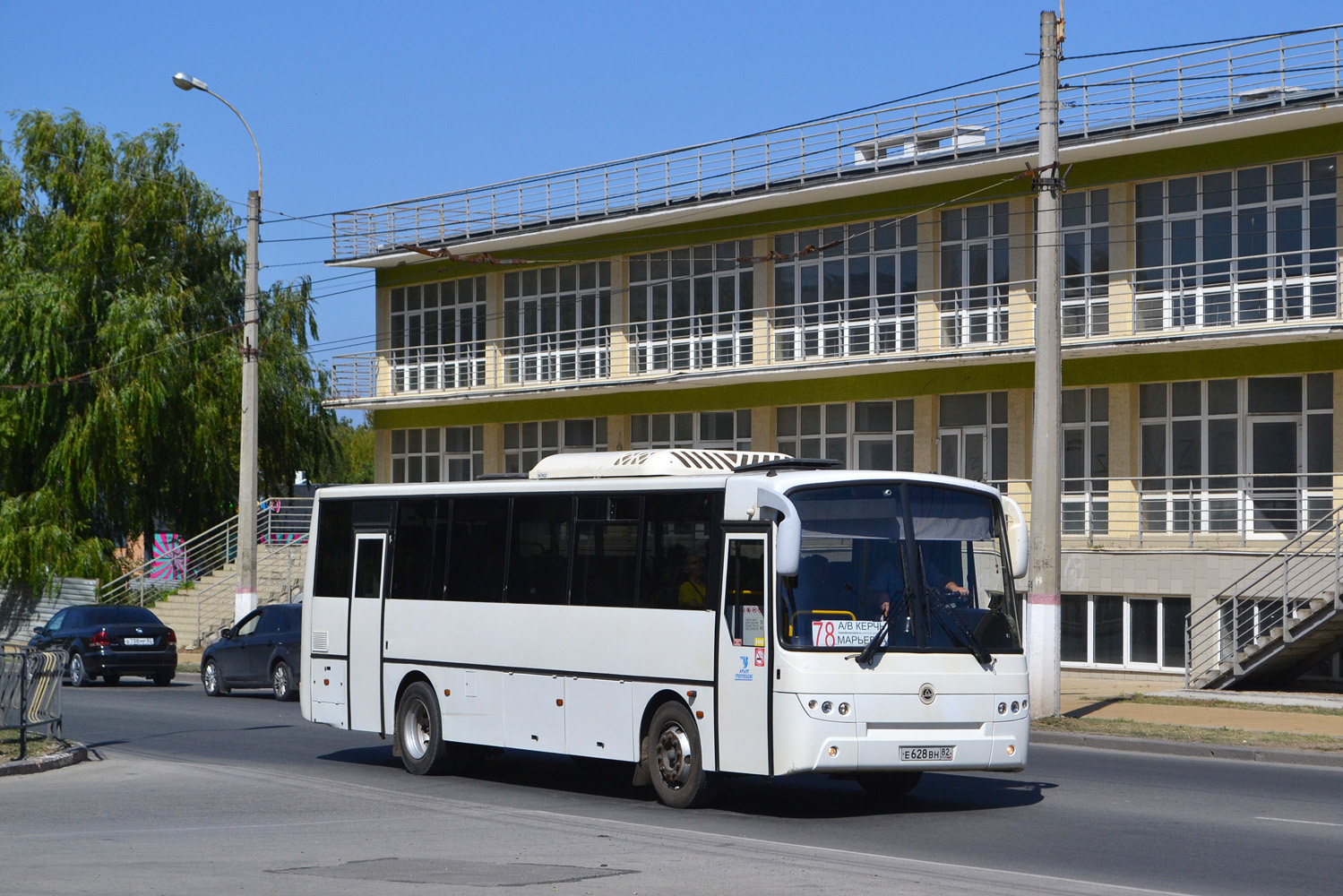 Республика Крым, КАвЗ-4238-62 № Е 628 ВН 82