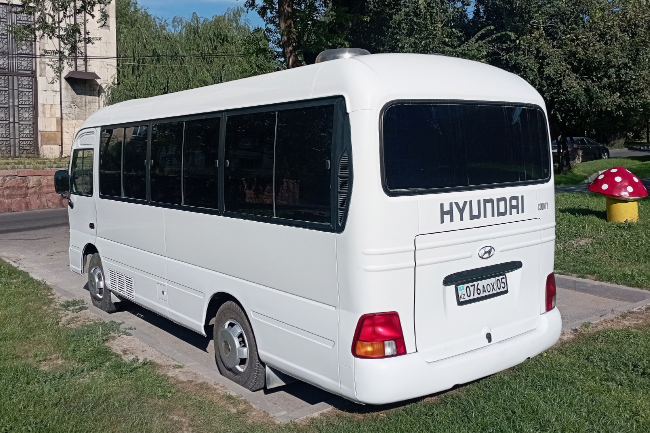 Алматинская область, Hyundai County Deluxe № 076 AOX 05