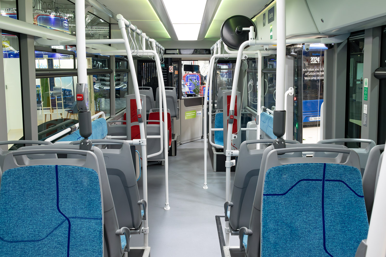 Γαλλία, Bolloré Bluebus 12 Facelift # FV-019-AR; Κάτω Σαξονία — IAA Transportation 2024