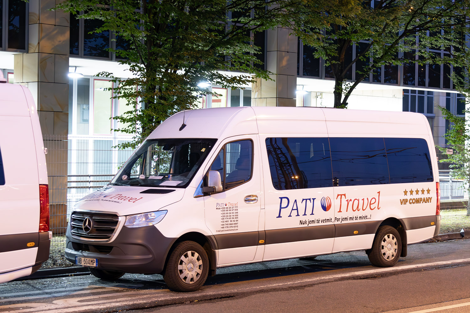 Албания, Mercedes-Benz Sprinter W907 317CDI № AB-504MP