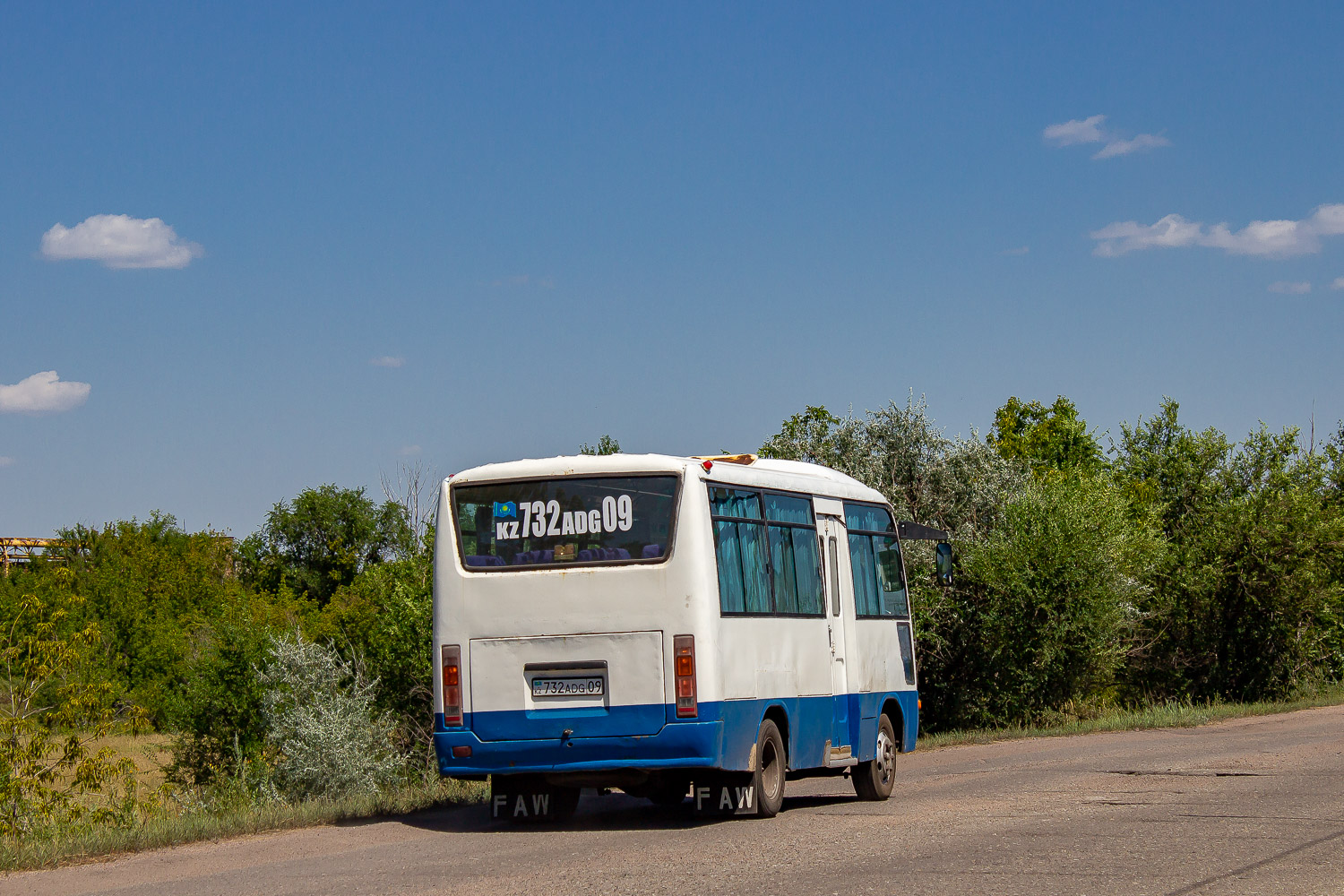 Карагандинская область, FAW Jiefang CA6602 № 732 ADG 09