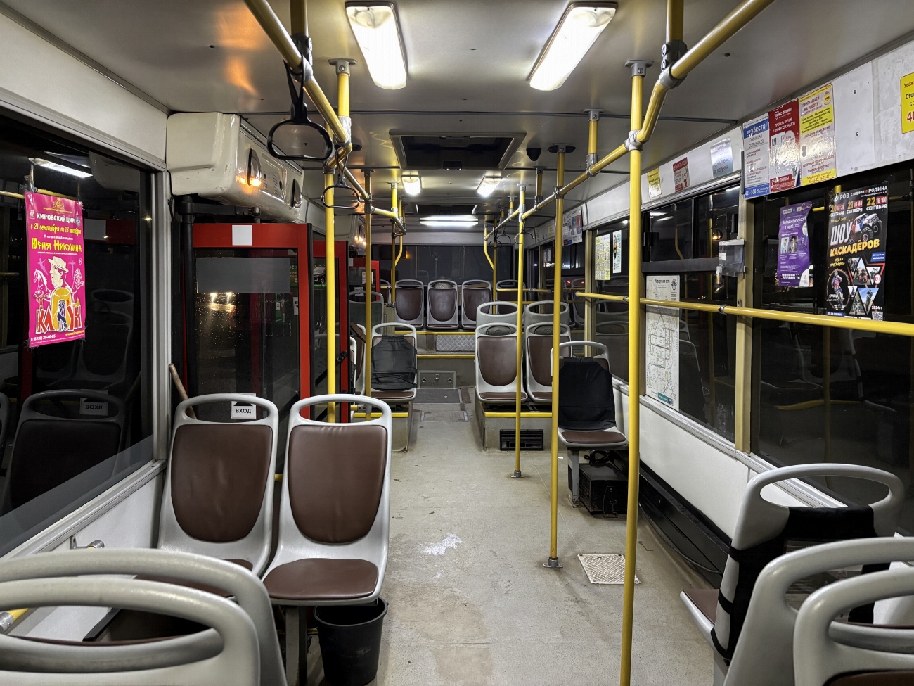 Kirov region, NefAZ-5299-10-32 Nr. Т 394 ТТ 43