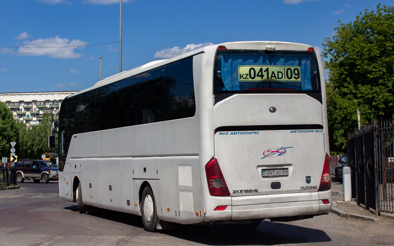 Карагандинская область, Yutong ZK6122H9 № 041 AD 09