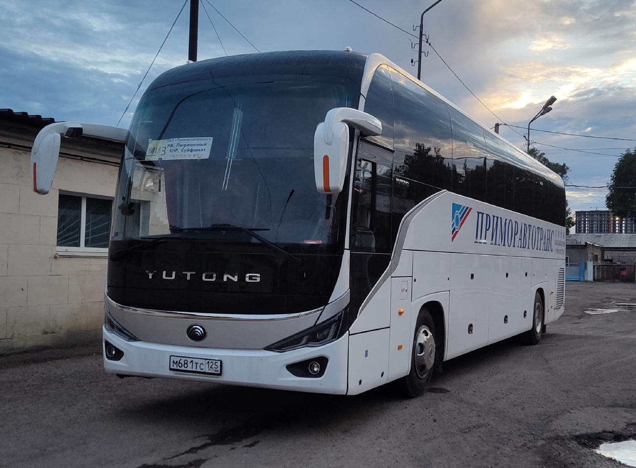 Приморский край, Yutong C12PRO (ZK6128H) № М 681 ТС 125 Приморский край, Yutong C12PRO (ZK6128H) № М 681 ТС 125