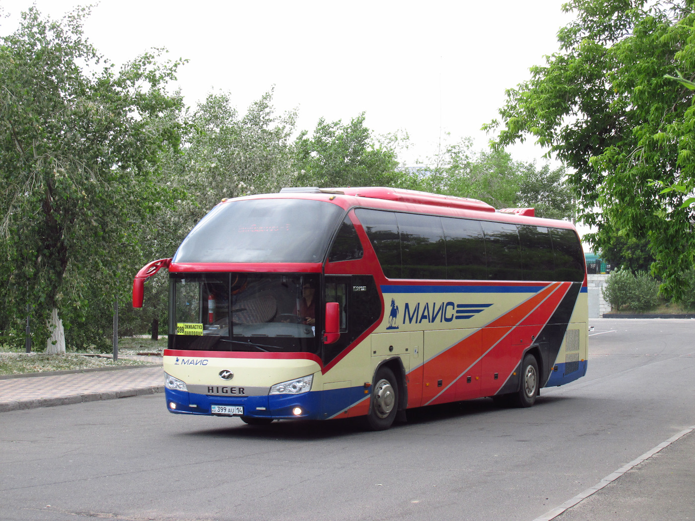 Павлодарская область, Higer KLQ6122B № 399 AU 14