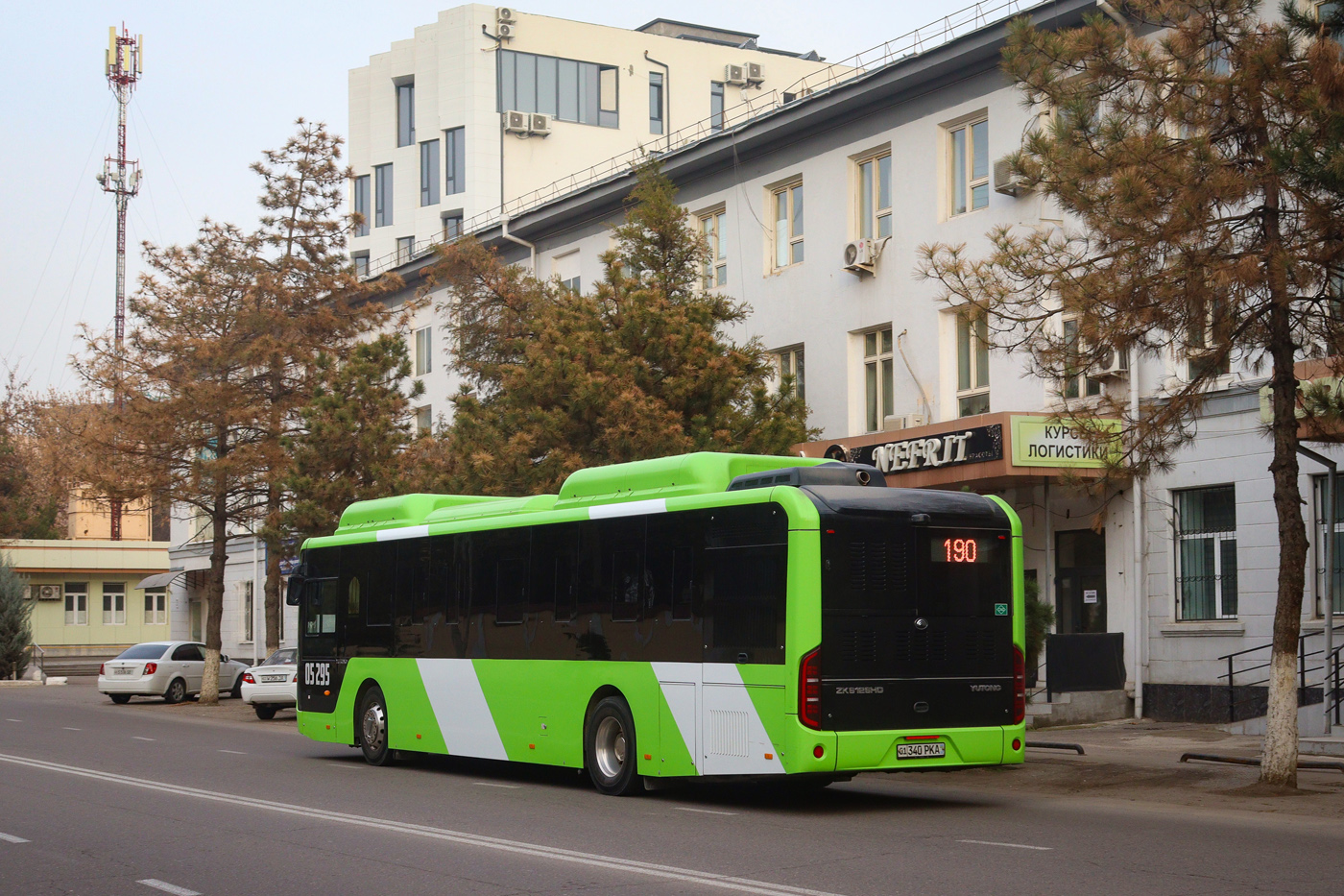 Uzbekistāna, Yutong ZK6126HG № 05295