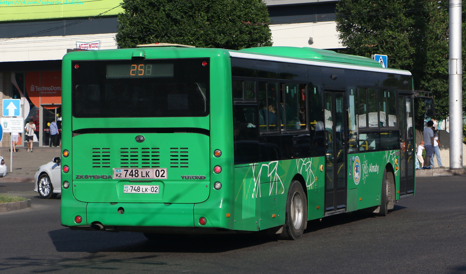 Алматы, Yutong ZK6118HGA № 748 LK 02