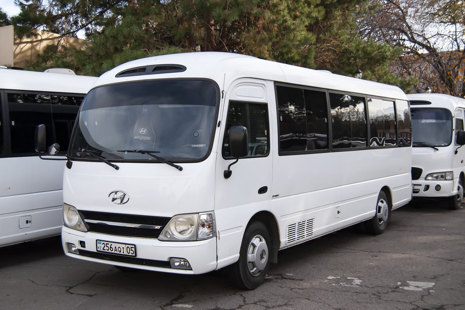 Алматинская область, Hyundai e-County № 256 AQI 05