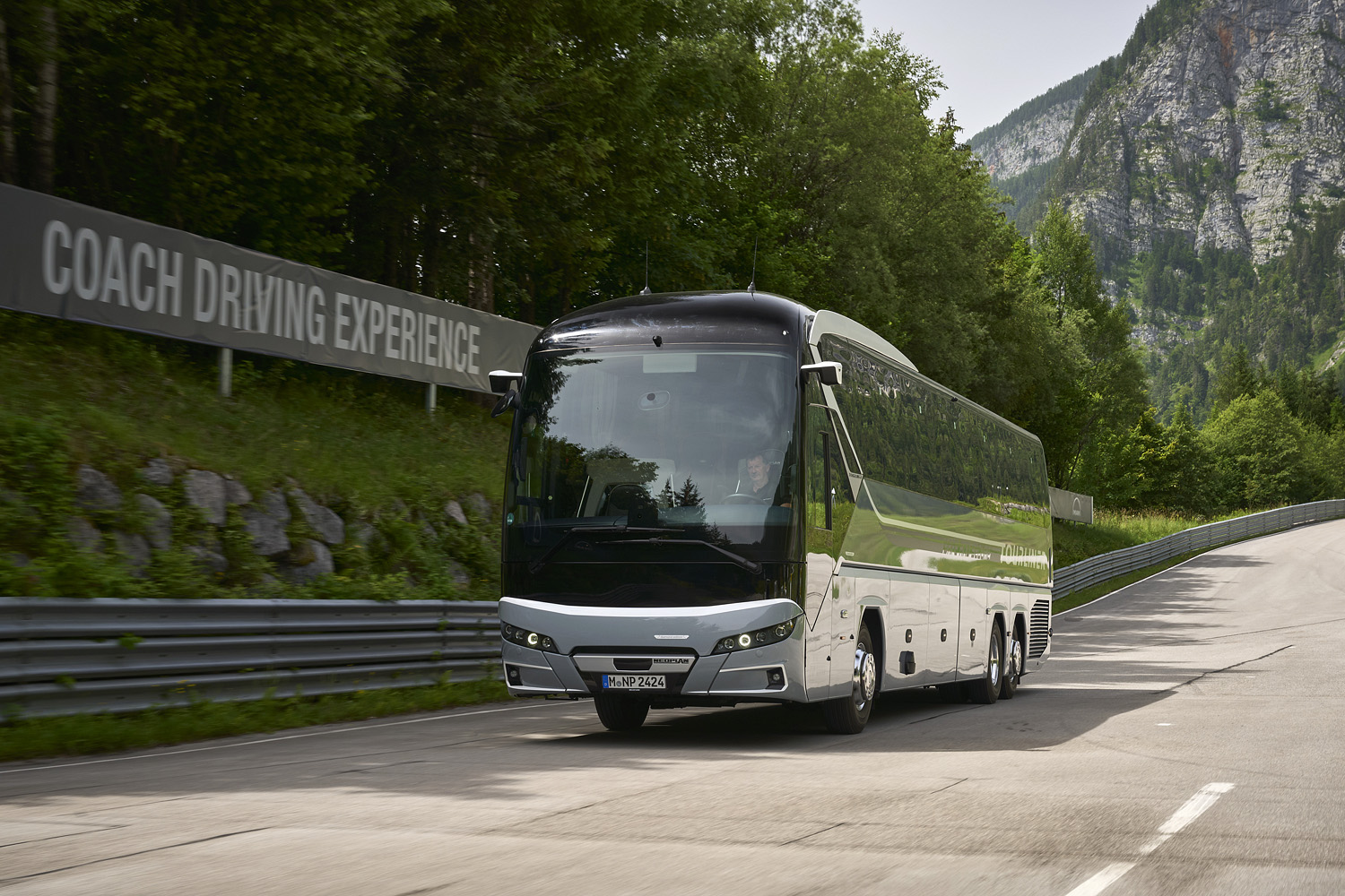 Бавария, Neoplan P22 N2216/3SHDL Tourliner L № M-NP 2424; Австрия — MAN Coach Driving Experience 2024