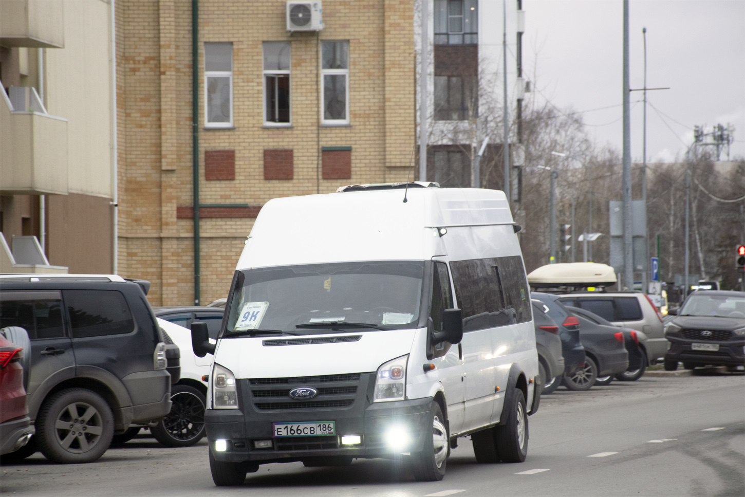 Ханты-Мансийский АО, Нижегородец-222709  (Ford Transit) № Е 166 СВ 186