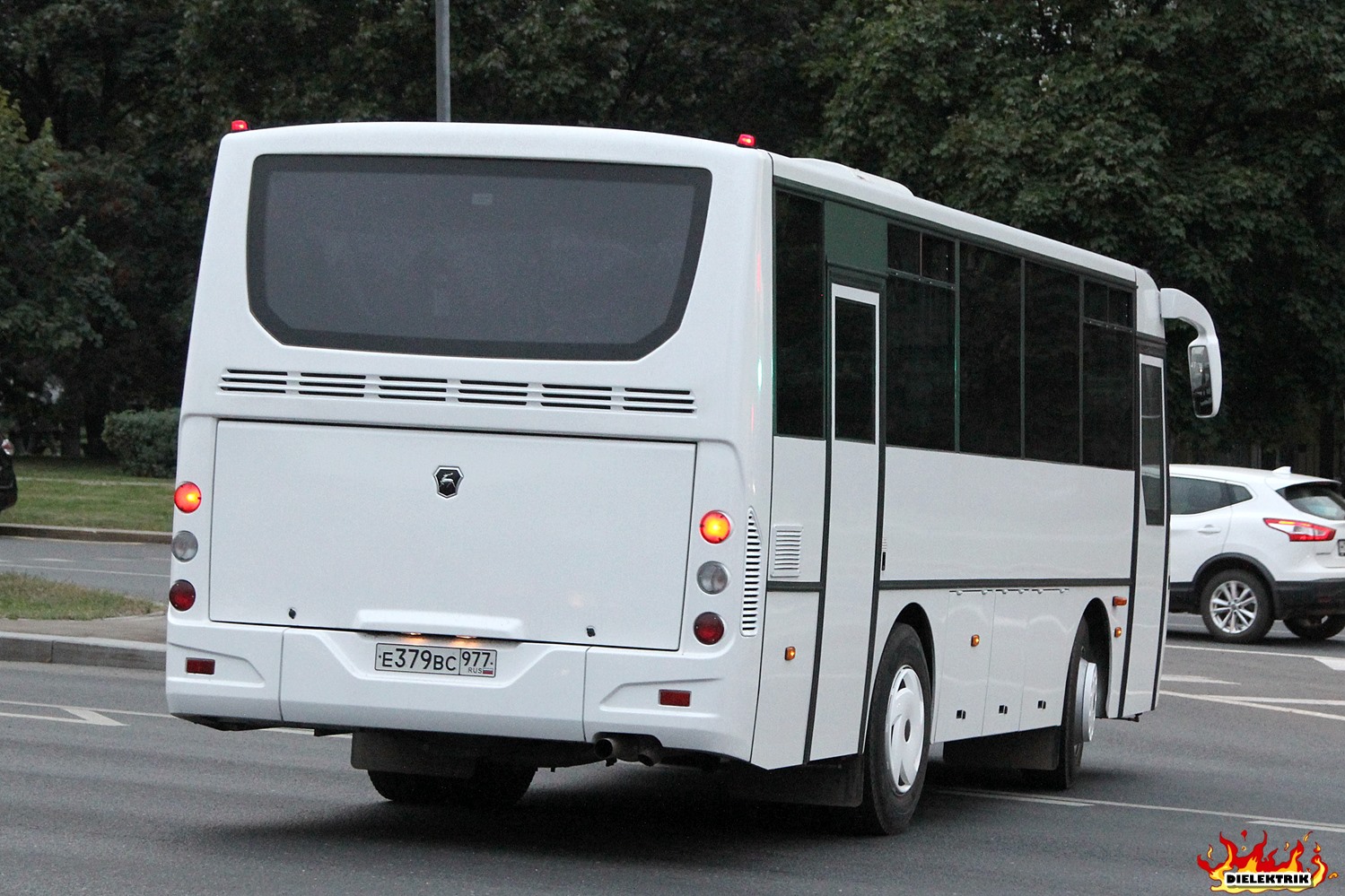 Москва, КАвЗ-4235-61 № Е 379 ВС 977