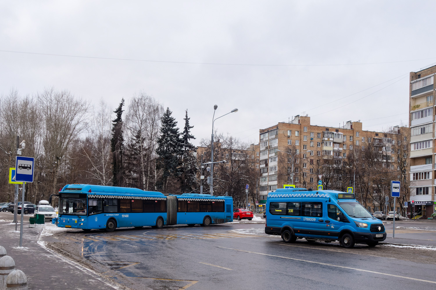 Москва, ЛиАЗ-6213.71 № 191480; Москва, Нижегородец-222708 (Ford Transit FBD) № 1788009