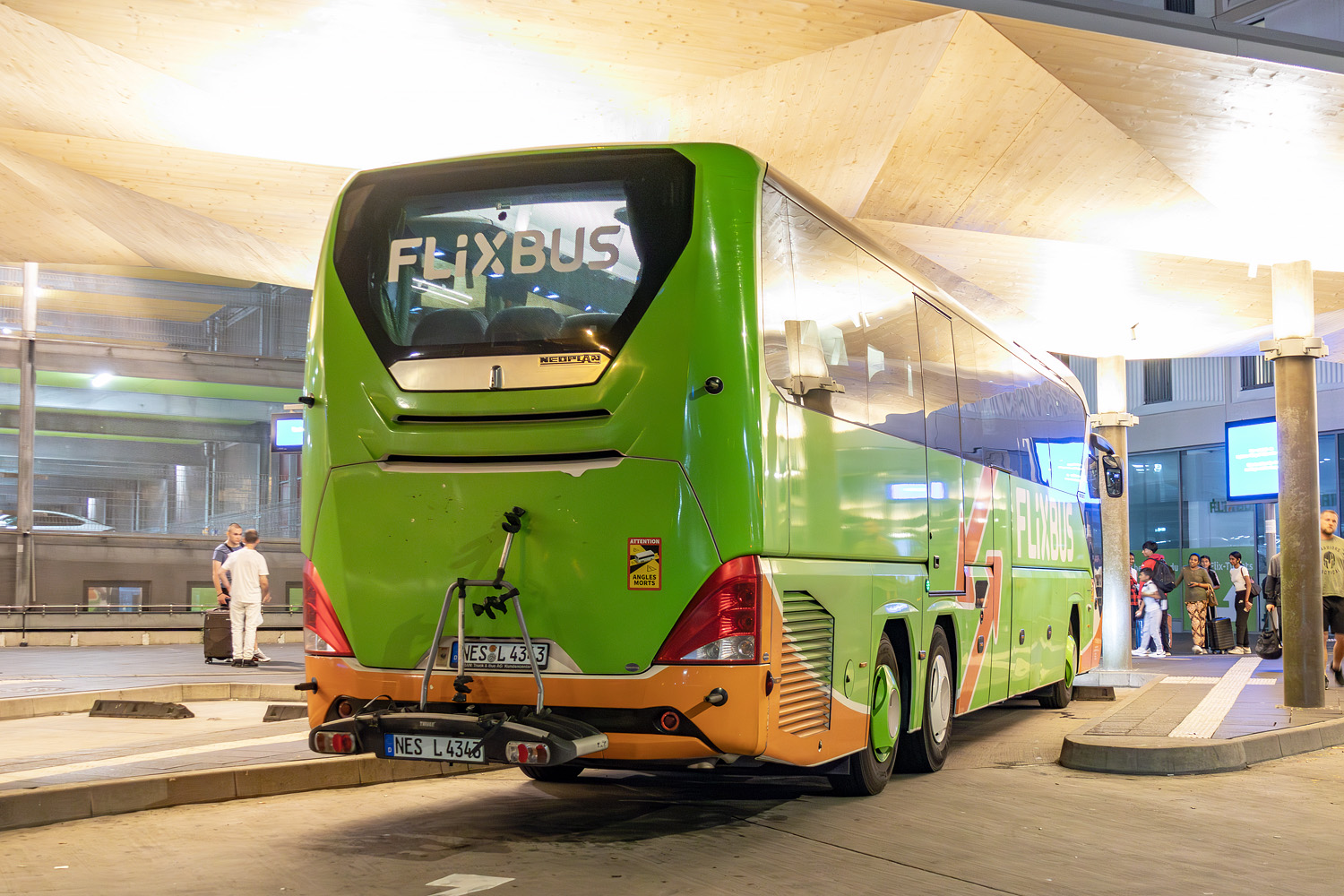 Бавария, Neoplan P22 N2216/3SHDL Tourliner L № NES-L 4343