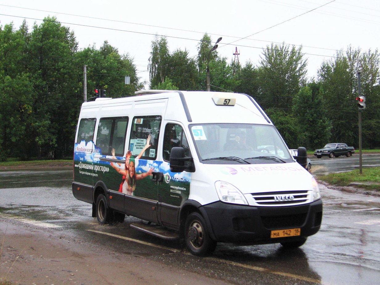Удмуртия, Самотлор-НН-3240 (IVECO Daily) № МА 142 18