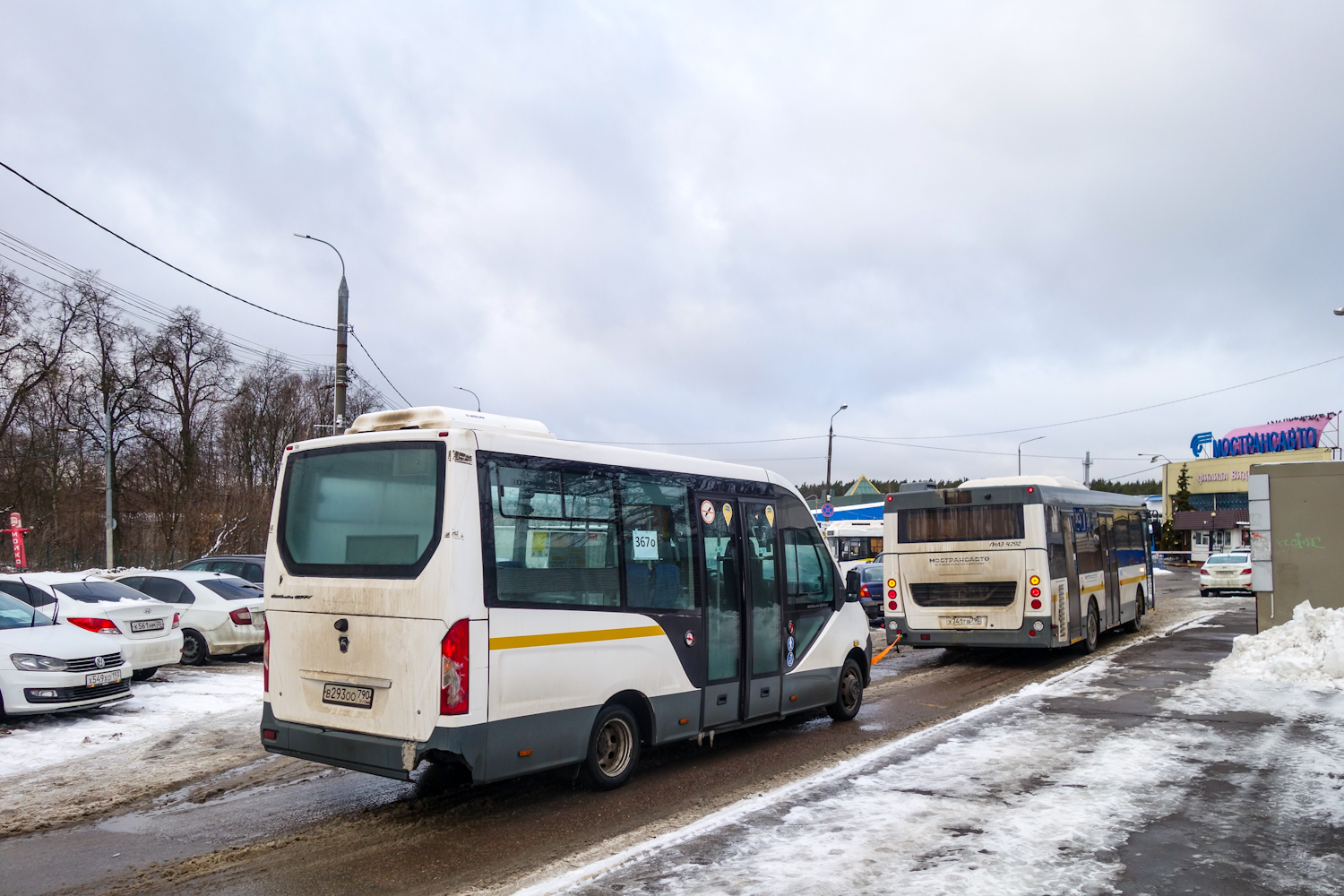 Moskauer Gebiet, GAZ-A68R52 City Nr. В 293 ОО 790; Moskauer Gebiet, LiAZ-4292.60 (1-2-1) Nr. 032328