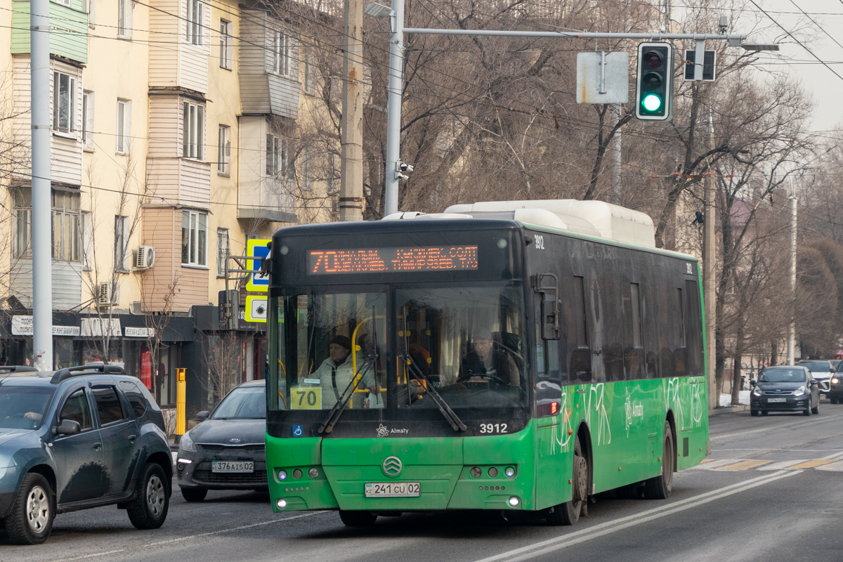 Алматы, Golden Dragon XML6125CN (Hyundai Trans Auto) № 3912